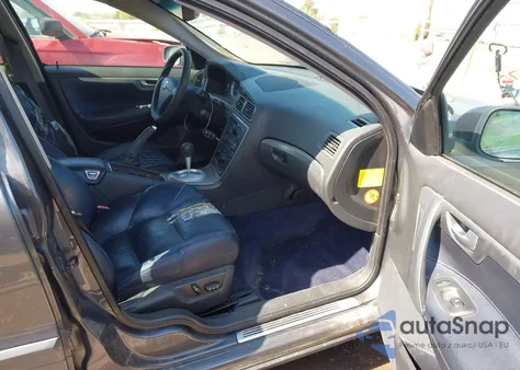 2005 Volvo V70 R из США, поврежденный, VIN YV1SJ527652478913